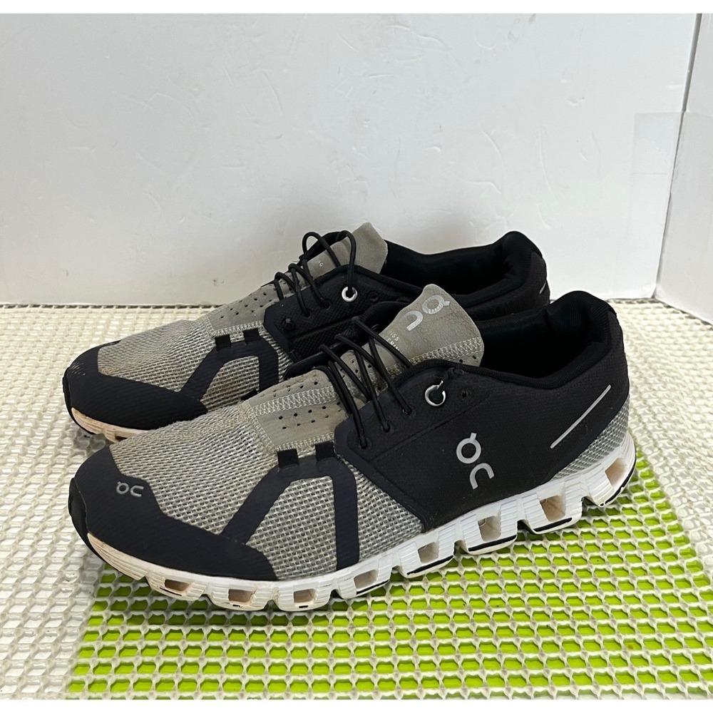On Cloud Running Shoes Men's 9 Black Grey Low Top Sneakers 1 insole missing